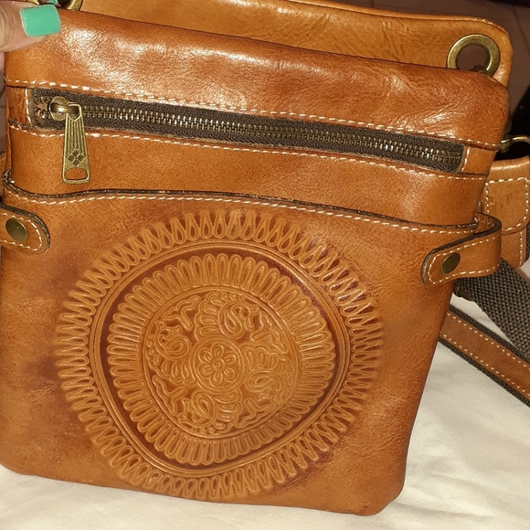 Patricia Nash crossbody organizer. - Picture 1 of 8